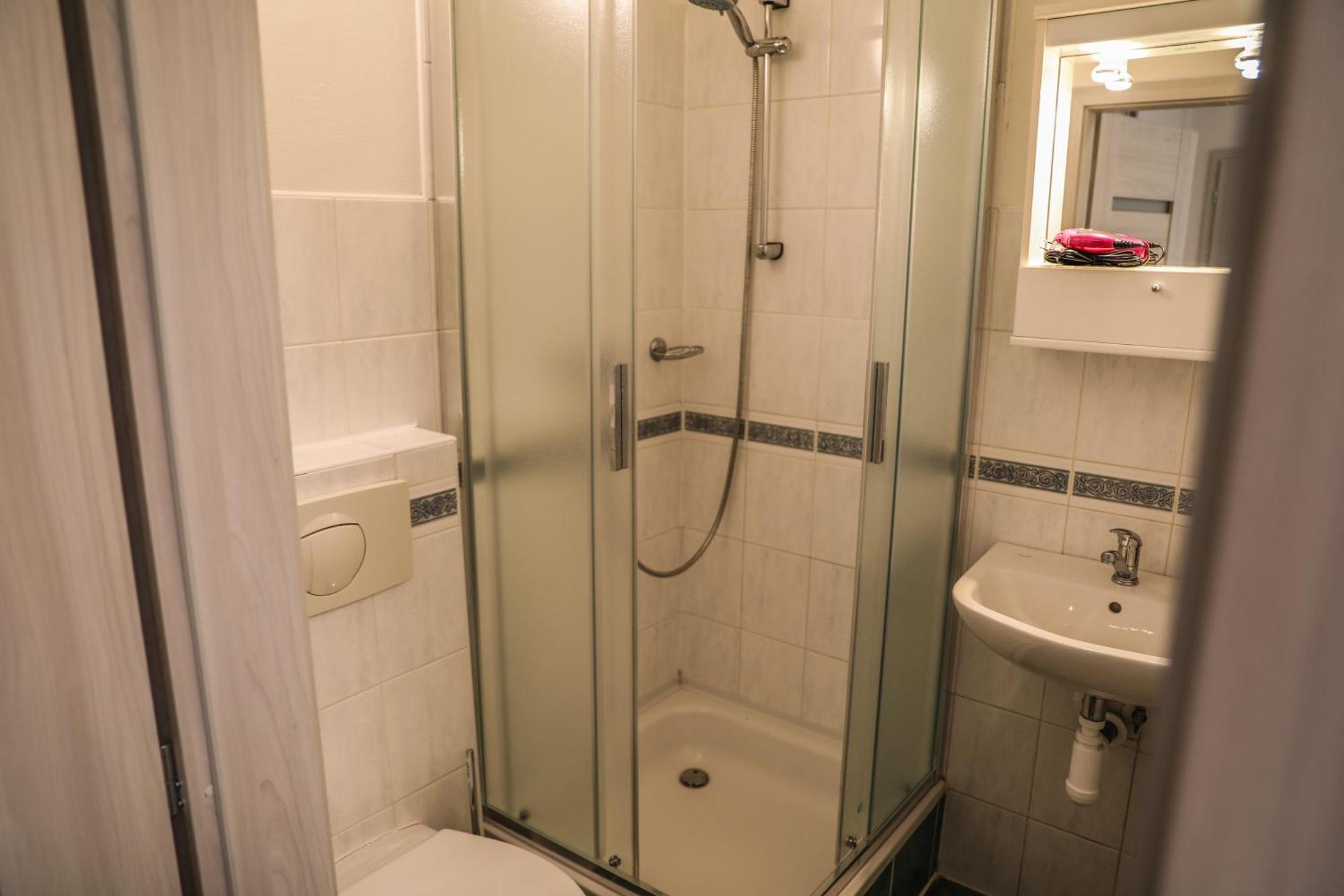 Apartment Irma Карлові Вари Екстер'єр фото